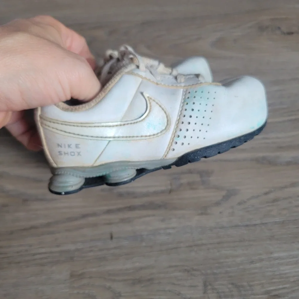 Nike Unisex Toddler Shox Sneakers Size 7C White Synthetic Athletic Shoes